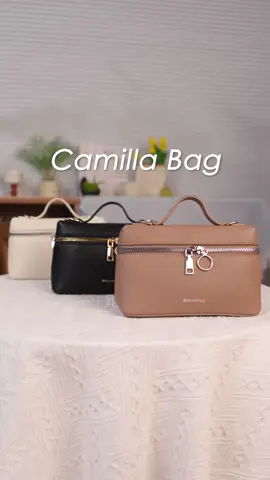 Kecil, imut, dan super gemes ✨ — #CamillaBag #BoxBag siap lengkapi gaya simple kamu! 🎁💃🏻 #Bostanten #FYP #TasWanita #TasSelempang #OOTD #Style #HandBag #tas 