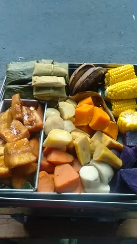 KUKUSAN KEMEBUL sudah siap lur..... lakosi depan pasar sleman baru ya lur. monggo merapat 😊😊😊 #kulinerviral #yogyakarta #polopendem #kulinerjogja #kluwoketela #kukusankemebul #kukusan #ubi #singkong #sleman #kulinersleman #lemet #talas #labu #sukun #sukunrebus 