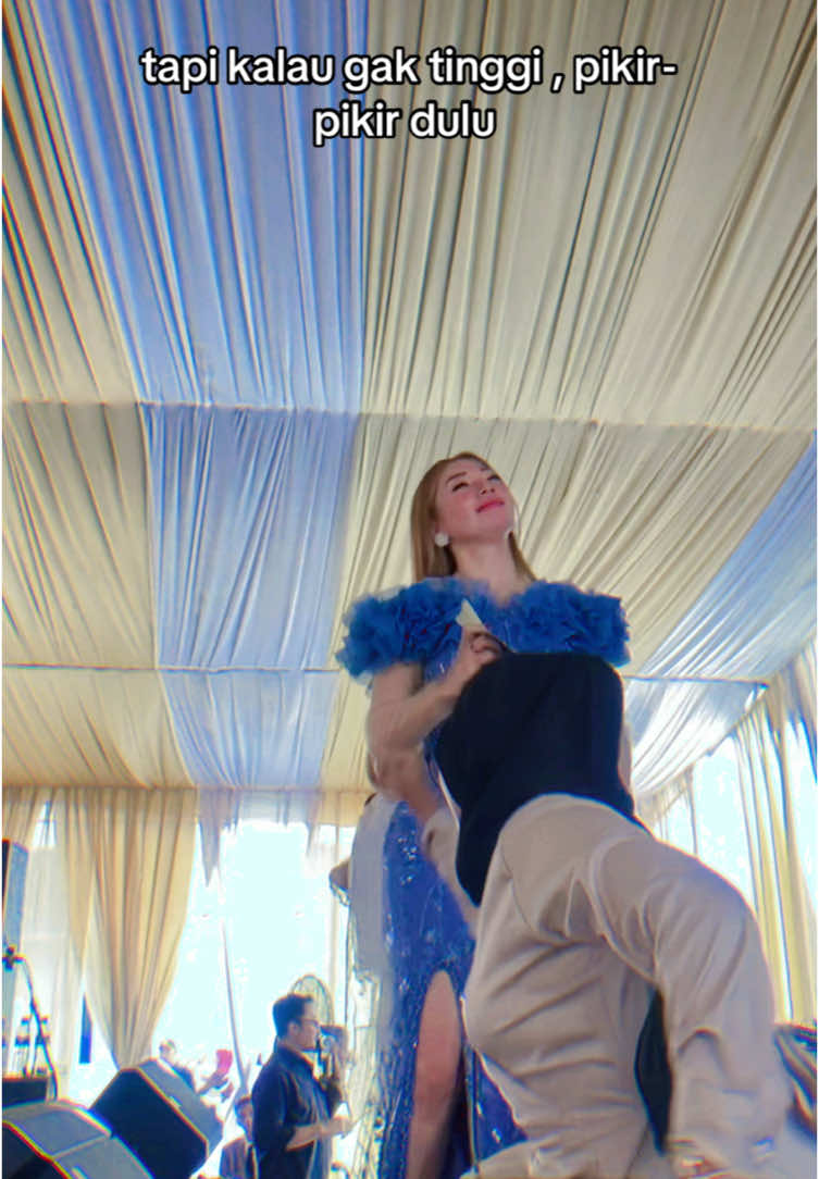 gak suka cowo pendek gendut @tante.astigeboy  #astigeboy #jandamanis #biduantiktok #tapisemuanyadusta 