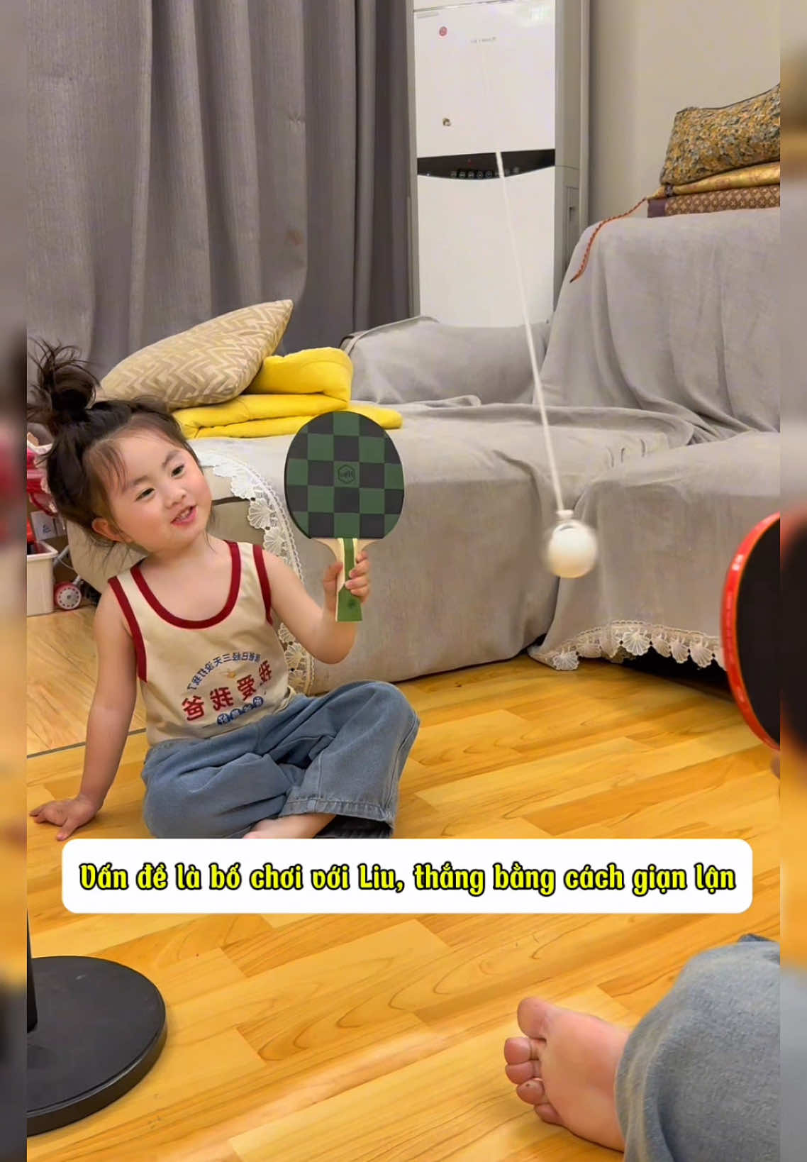 Liuliu chơi bóng bàn #liuliu #liuliutrungquoc #baby #babylove #embe #cutebaby #babiesoftiktok #xuhuong #fyp 