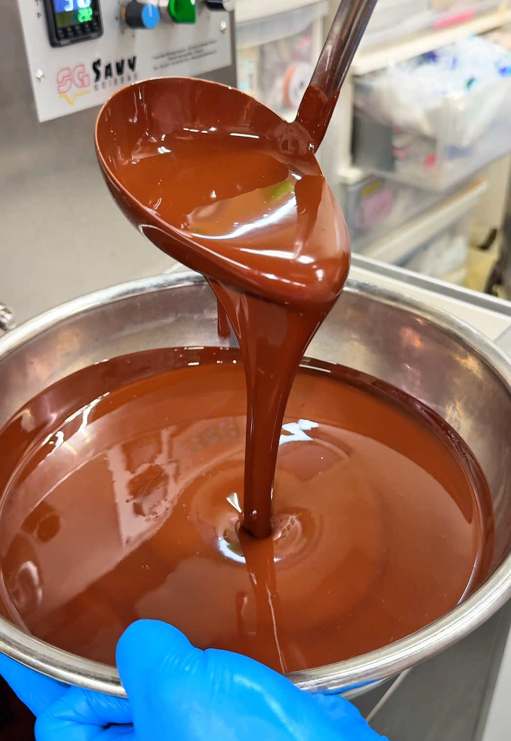 めちゃ美味い濃厚チョコポップコーン🍿 　 『博多のチョコのはじまりどころ』 　 📍福岡 / 博多 【店名】チョコレートショップ 【時間】8:00〜21:00 【定休】不定休 　 #福岡グルメ#japanesefood