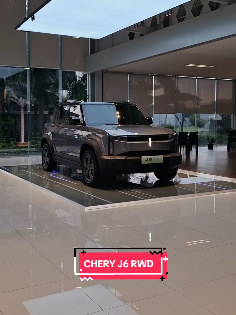 CHERY J6 RWD — Saatnya Naik Kelas dengan Gaya dan Performa Tampil percaya diri dengan Chery J6 RWD, SUV modern yang dirancang untuk Anda yang mengutamakan kenyamanan, kekuatan, dan kemewahan dalam satu paket lengkap. Dibekali sistem Rear Wheel Drive (RWD) yang memberikan pengalaman berkendara lebih stabil dan responsif, serta desain eksterior yang gagah dan premium—mobil ini bukan sekadar kendaraan, tapi juga cerminan gaya hidup Anda. Interior yang luas dan dilengkapi fitur-fitur pintar menjadikan setiap perjalanan, baik sendiri maupun bersama keluarga, terasa lebih menyenangkan dan berkelas. Yuk, buktikan langsung kenyamanannya! Jadwalkan test drive hari ini dan nikmati promo menarik khusus bulan ini! Info & Pemesanan: 0851-5990-4345 Lokasi Showroom: Jl. Emerald Mansion Citraraya Blok TX Kav. 6, Citraland, Surabaya, Jawa Timur 60213 #CheryJ6RWD #CherySurabaya #CheryIndonesia #SUVModern #MobilElegan #TestDriveChery #CheryCitraland #MobilKeluargaPremium #CheryLifestyle #SUVSurabaya #CapCut 