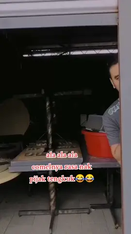 #gelaksampaipecahperut  #jomketawabersama🤣🤣🤣  #kontena  #ownytv  hahaha...rasa nak pijak tengkuk🤣🤣