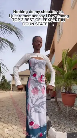 SOMEBODY SAY POWER 🌚.  @GELEHERSELF @ #geleexpert #gele_herself #ogunstategeleartist #Lagosstategeleartis #abeokutageleartist #geleartistinogunstate #ogunstatemua #ogunstateweddings #ogunstatevendors #ikejamakeupartist #lagosstatemakeupartist #ibadanmakeupartist #muanaija #naijabrides #sugarweedings #africanexpensiveweddings #bellnaijaweddings #weddingsnaija #asoebispecial #asoebiafrica #yorubabride