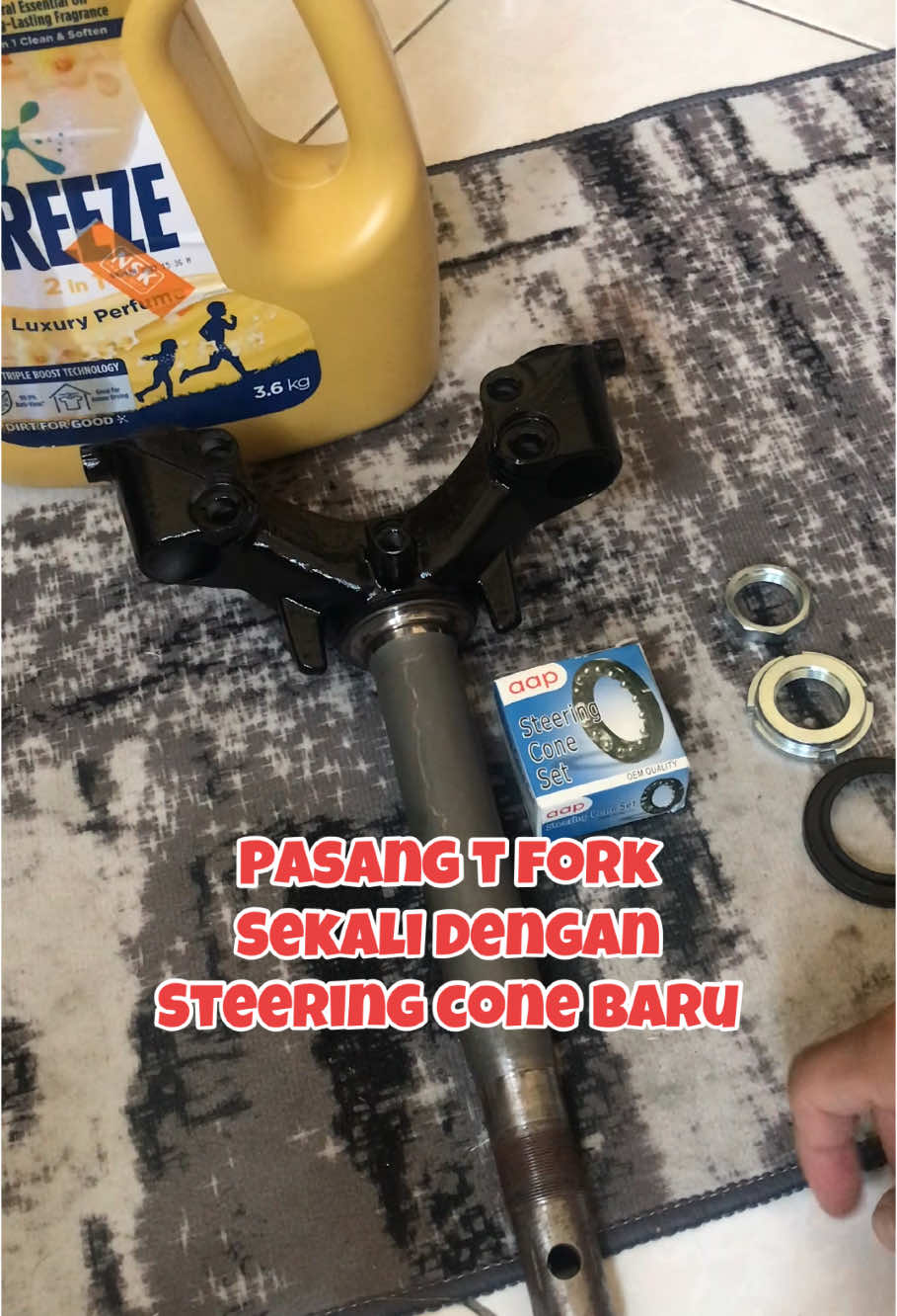 Restore part 1 : Tutorial cara pasang T fork dan streering cone baru brand AAP untuk EX5 dream. Steering stem same name with T fork. Dan cara Ketatkan handle. #EX5Dream #EX5 #Original #Honda #restore #repaint #tutorial #cara #pasang #aap #steeringstem #Tfork #steeringcone #grease #ballbearing #top #bottom #collar #duatseal #race #ball #fyp #fyppppppppppppppppppppppp 