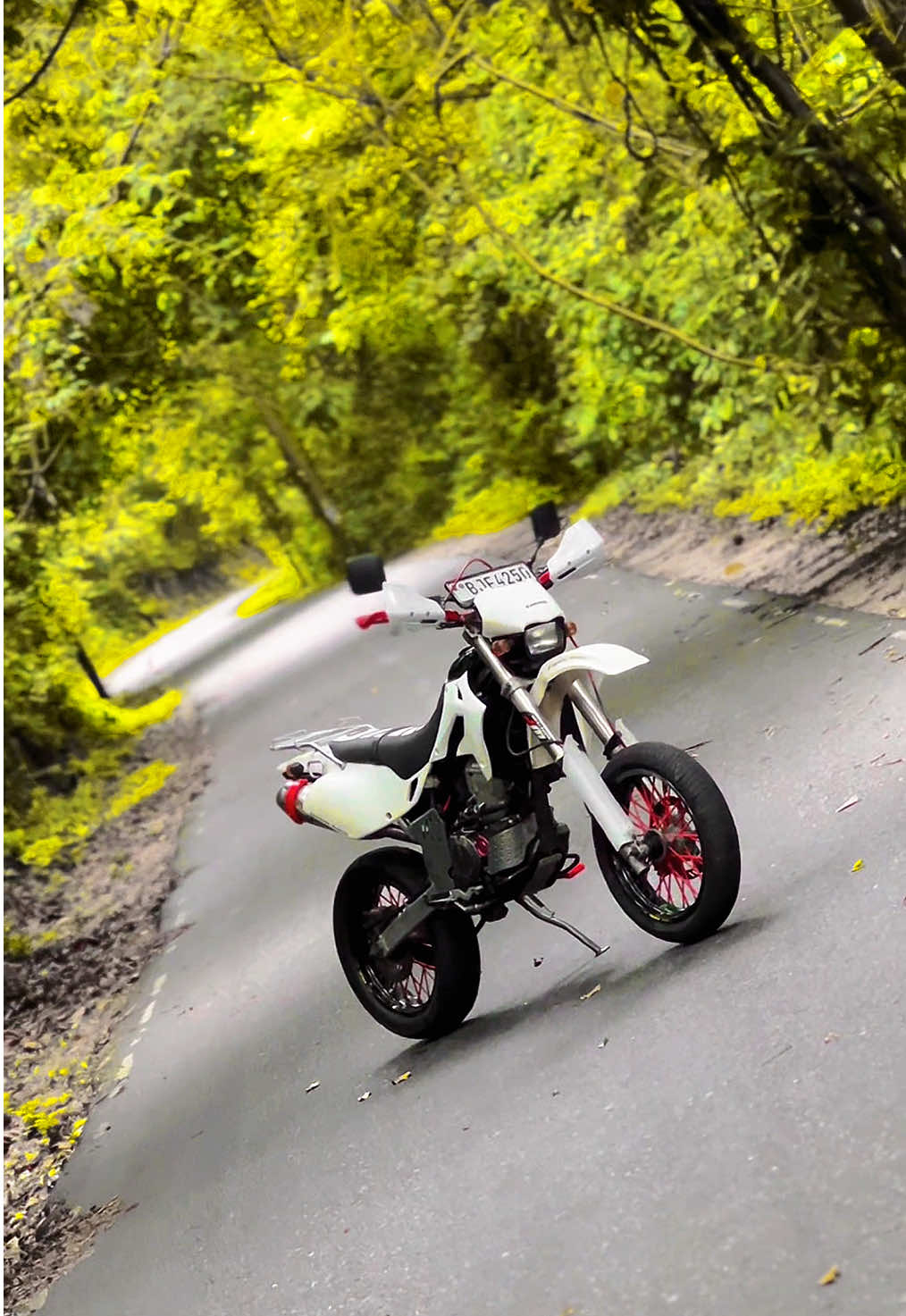 මේ උණ හොද වෙන්න නම් කෙට්ටු උස එකක් ගේන්නම ඕනී 😩🤍 #dtracker250 #BJF #fypシviral #fyppp 