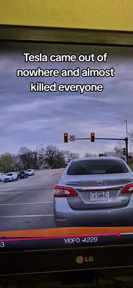 Tesla almost killed everyone #shorts #carmemes #fyp #funny #pointer #fypage #crash #carcrash 