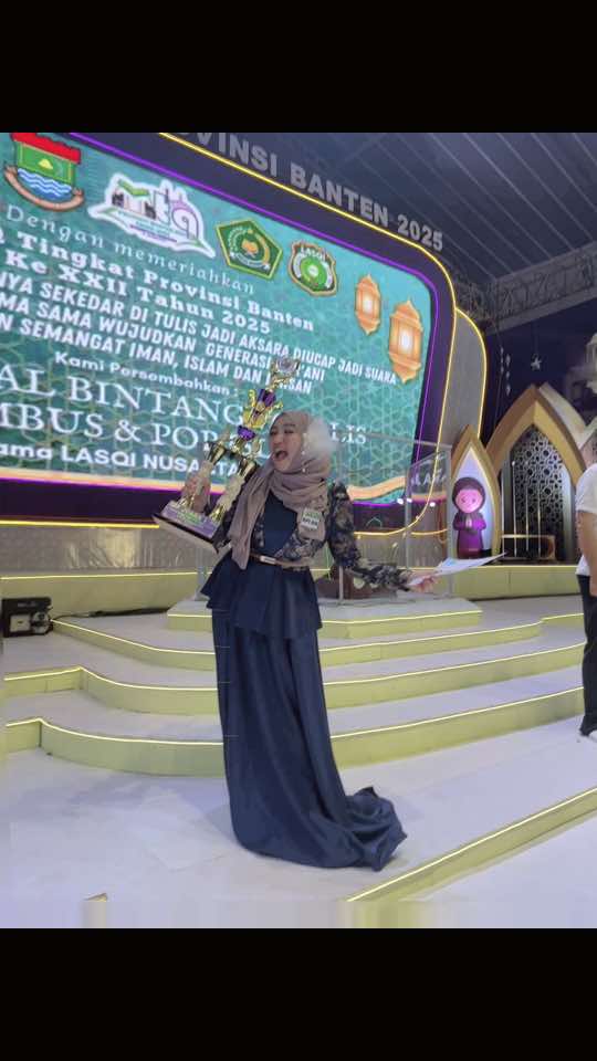 Masyaallah ta barakallah...alhamdulillah trimakasih ya allah ya rabb bgitu banyak hal baik yg ENGKAU berikan dalam hidupku...🥹🥹🥹😇😇 Juara 🥇 kategori pop religi provinsi BANTEN💜💜💜 #fyppppppppppppppppppppppp #alhamdulillah #lasqinj 