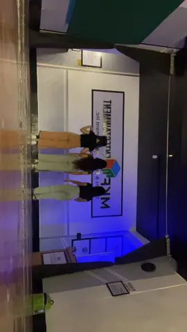 Ambiglamz Amira, Kirsten and Yhielle joined the trend ! #ambiglamz