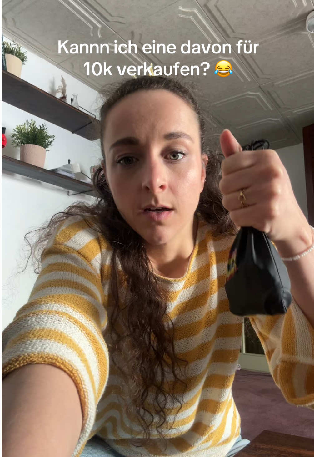 help! Wer kennt sich mit Münzen aus? 😅😂 Gönnt mir das bitte mal, ich werds auch gut investieren. 🤝  Hab die schon ewig im Schrank liegen und weiß nicht ob ich sie jetzt endlich ausgeben soll oder vllt doch ein seltenes Sammelstück dabei ist?! 😳😭 #münzensammeln #zweieuro #münzen #fyp #sammler 