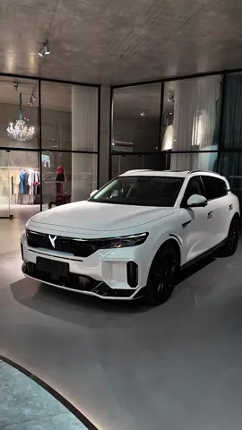 Voyah Free PHEV: 600hp | 750 N.m. | 1200Km of combined range.  #cars #fypシ゚ #fyppppppppppppppppppppppp #fyp #cars #chinese #chinesecars #luxurylife #luxurycars 