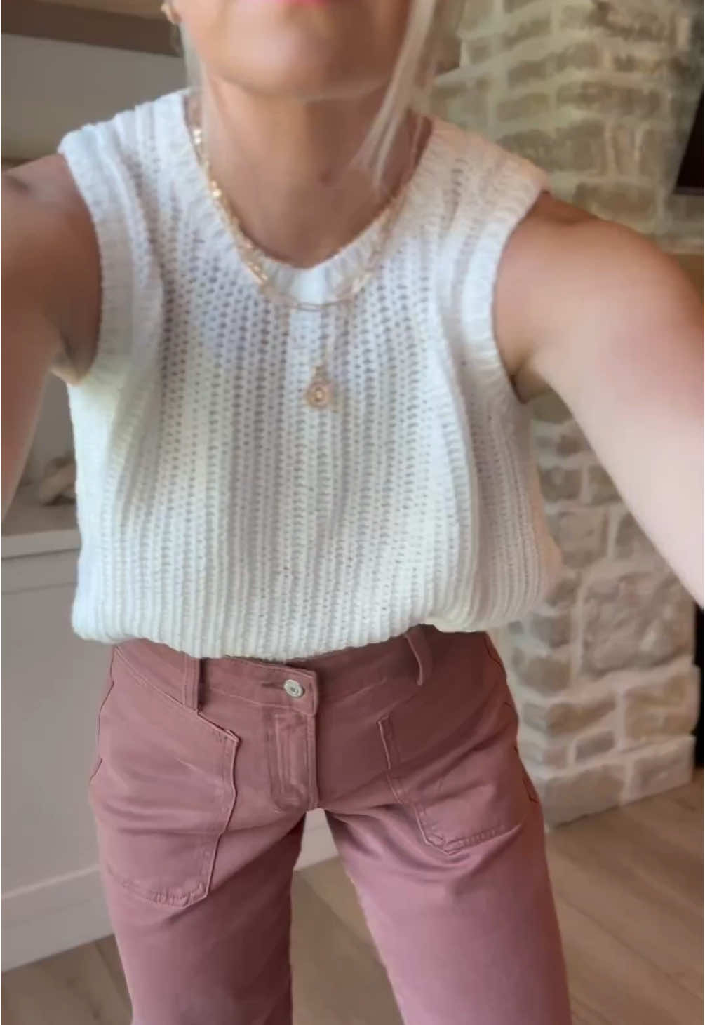 Love these pants!! Wearing a size 4 regular! Comment SHOP for the link or check stories for the link! #oldnavy #oldnavyfinds #oldnavystyle #springfashion 