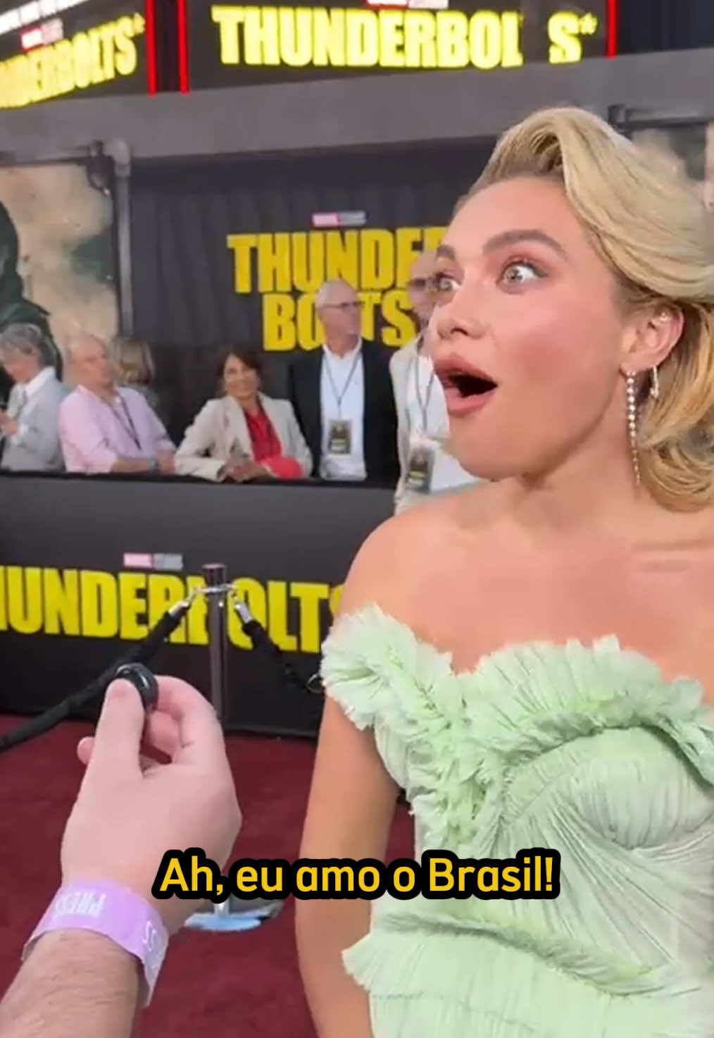 A gente também te ama, Florence 🥹❤️ Falamos com a Florence Pugh sobre Yelena Belova, sua personagem em Thunderbolts* direto de Los Angeles, da Premiere do filme.  #marvel #mcu #thunderbolts #florencepugh