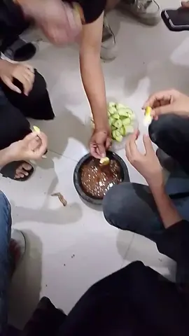 #fyp #real kondisi d tempat kerja saat istirahat tiba..makan rujak guys, 🤣🤣🤣