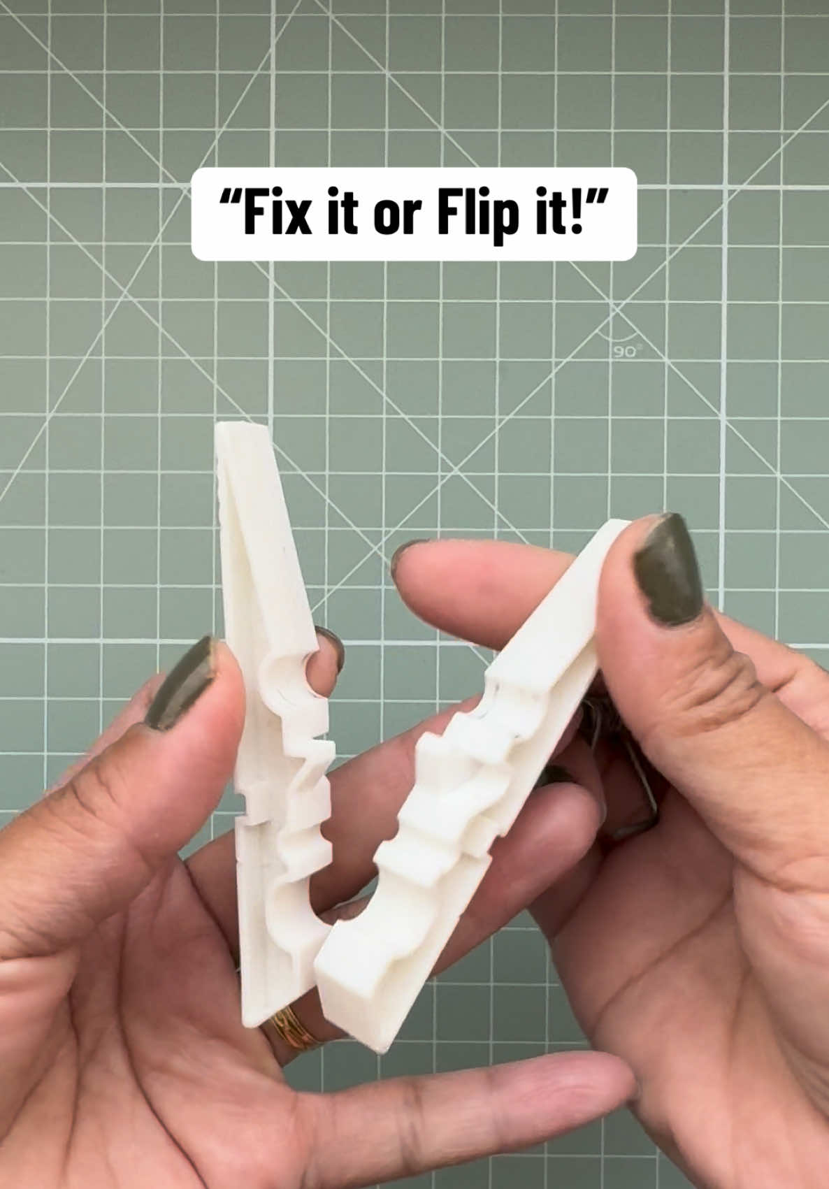Got a broken clothes clip? Don’t throw it out just yet! This simple hack gives it new life in seconds.✨ #ClipHack #BrokenClipFix #DIYHack #FixItOrFlipIt #UpcycleHack #ReuseIdeas #LifeHacks #QuickFix #TrashToTreasure