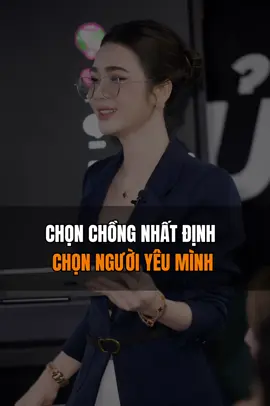 Chọn chồng nhất định chọn người yêu mình #huyenphi #xuhuong #phunukhichat🍀 #vochong #lamchucuocsong #phunuhiendai #viralvideo #chuyenvochong #baihoccuocsong #trietlycuocsong #lamchucuocsongcuaminh 