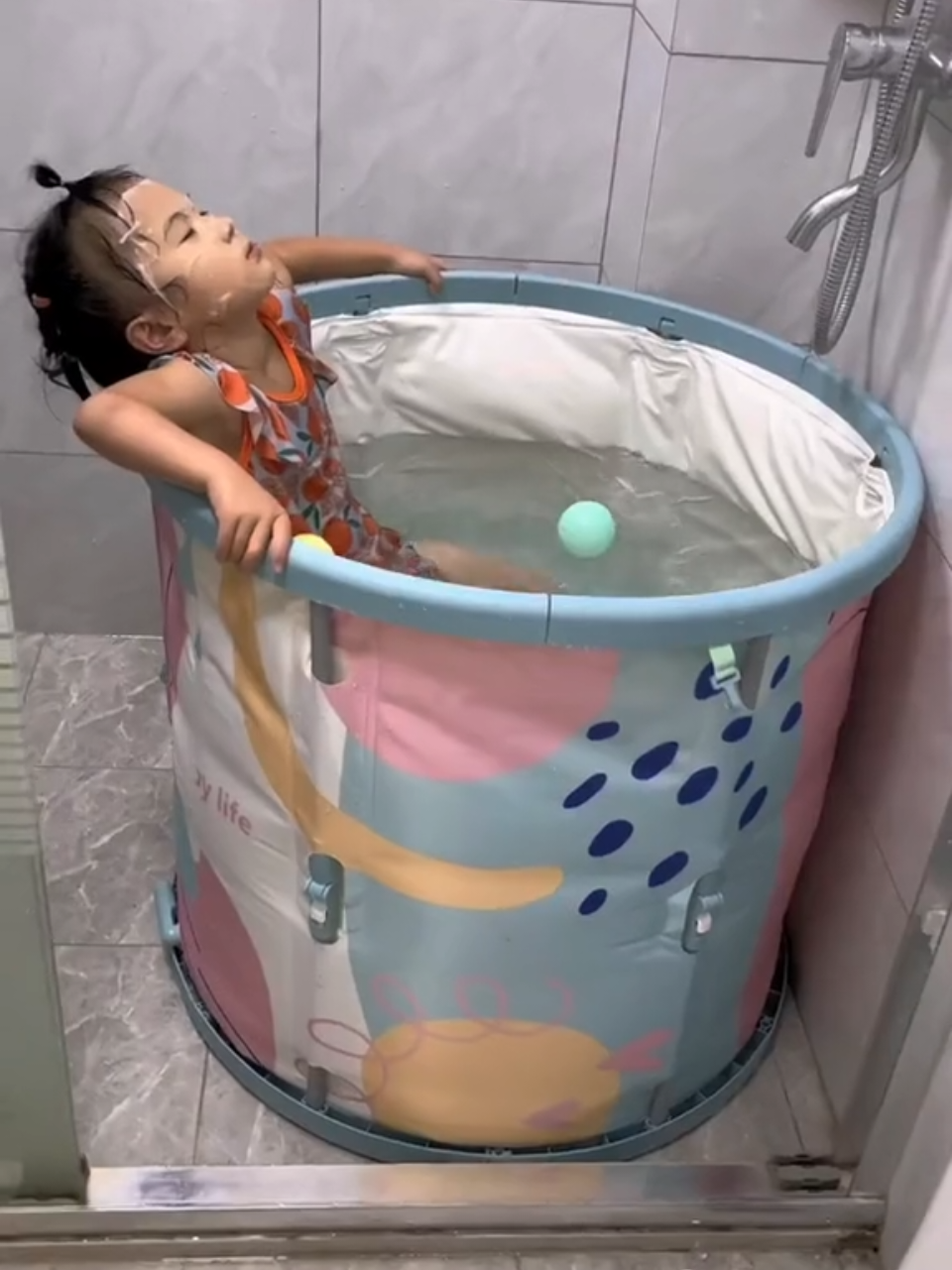 🤣🤣 thùng tắm xếp gọn tiện lợi cho bé 