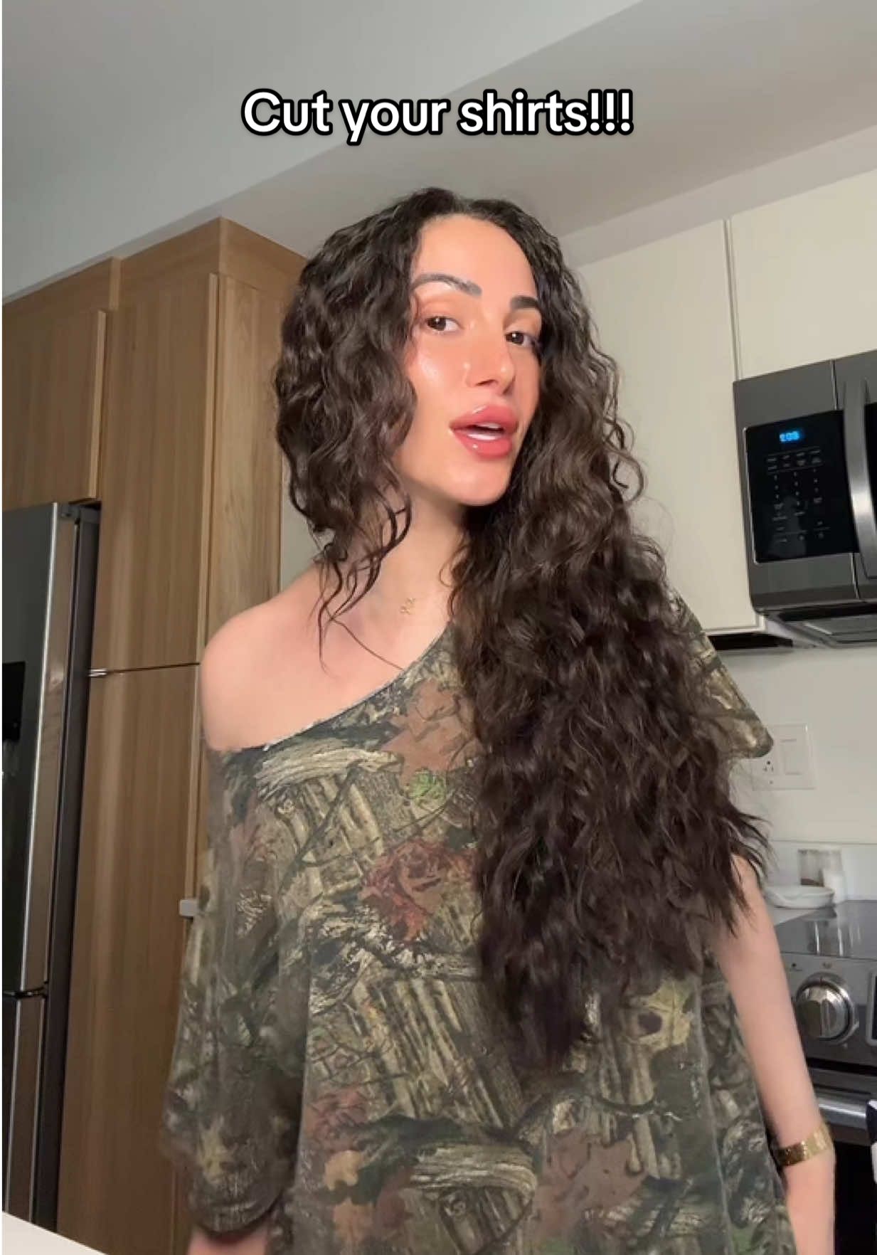 The way I just REVIVED so much of my old clothing with a pair of kitchen scissors 🫢