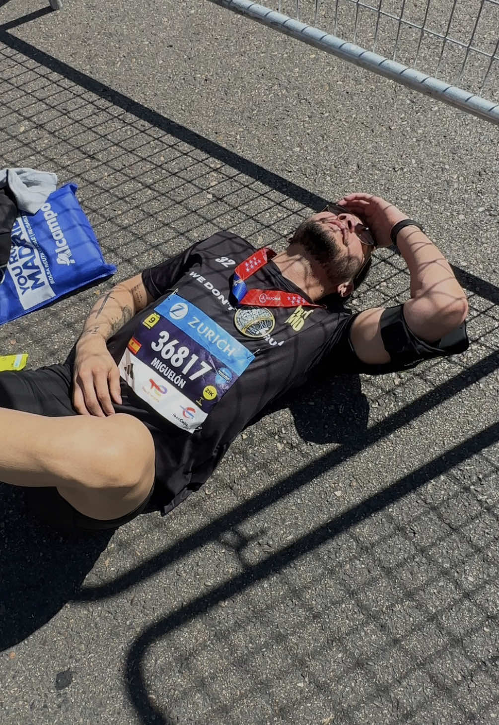 Obvio si lo recomiendo y yo lo volvería a hacer!!  😌 #mediamaraton #Running #ritmo #runningman #runboyrun #rnr #madrid #21km #runner #humor #funny #fyp #foryoupage 