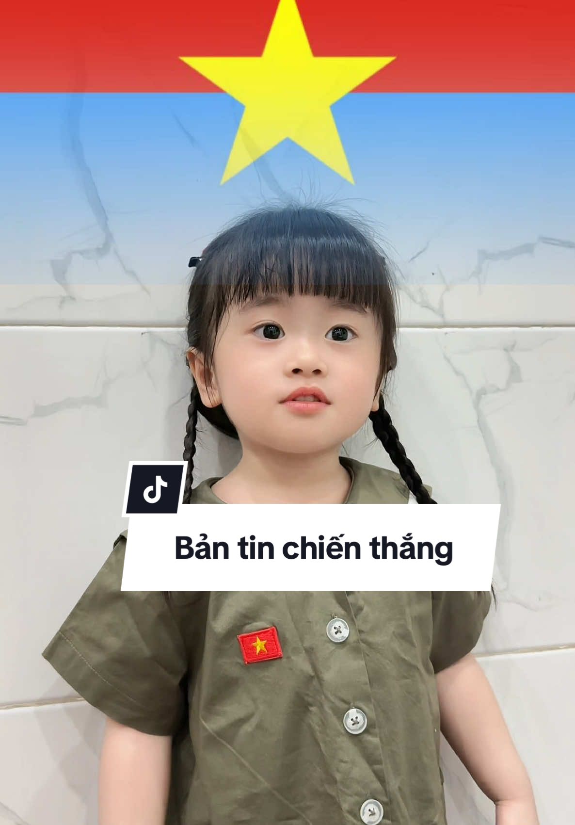 Mời các bạn nghe tin chiến thắng phiên bản em bé 2,5 tuổi ạ 😘 Chúc mừng 50 năm Giải Phóng Miền Nam Thống Nhất Đất Nước 🇻🇳 #VietNam #giaiphongmiennam #EmbeDauDau #embedangyeu #beyeu #xuhuong #BacHo 