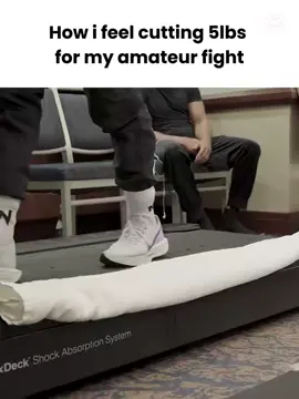 Weight is a weight #islammakhachev #viral #UFC #cuttingweightsucks #foryoupagе 
