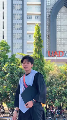 Udah wisuda nih, jadi kapan siap aku lamar? #masshuda22 #uade 