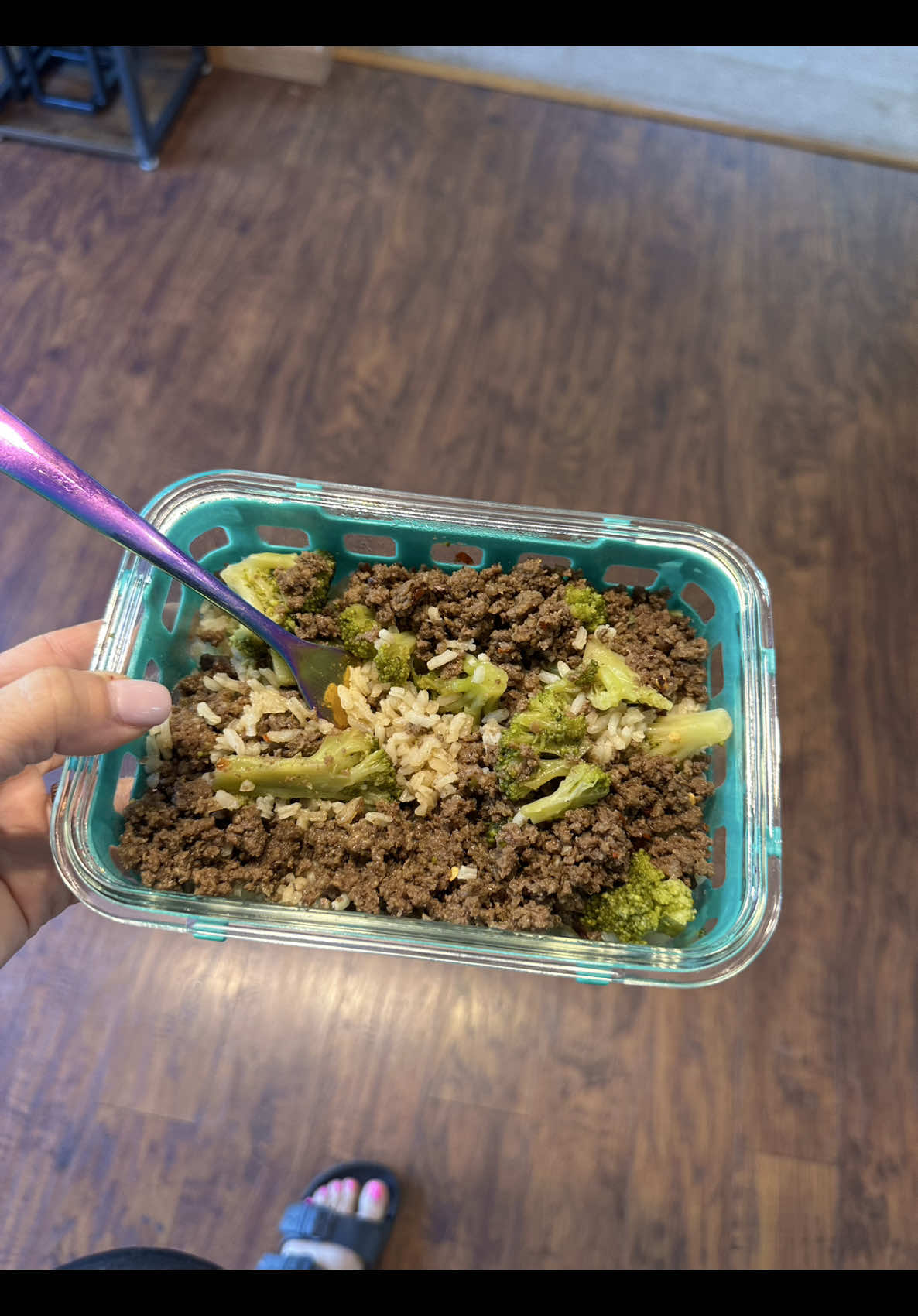 Mongolian beef  1 lb ground hamburger  1/4 cup coconut aminos  1/4 cup water  1 tbsp brown sugar  Garlic + Ginger (measure with your ❤️)  Red pepper flakes  White rice  Broccoli  #itryitsoyoudonthaveto #FoodTok #highprotein #easymeals #yum #busymom 
