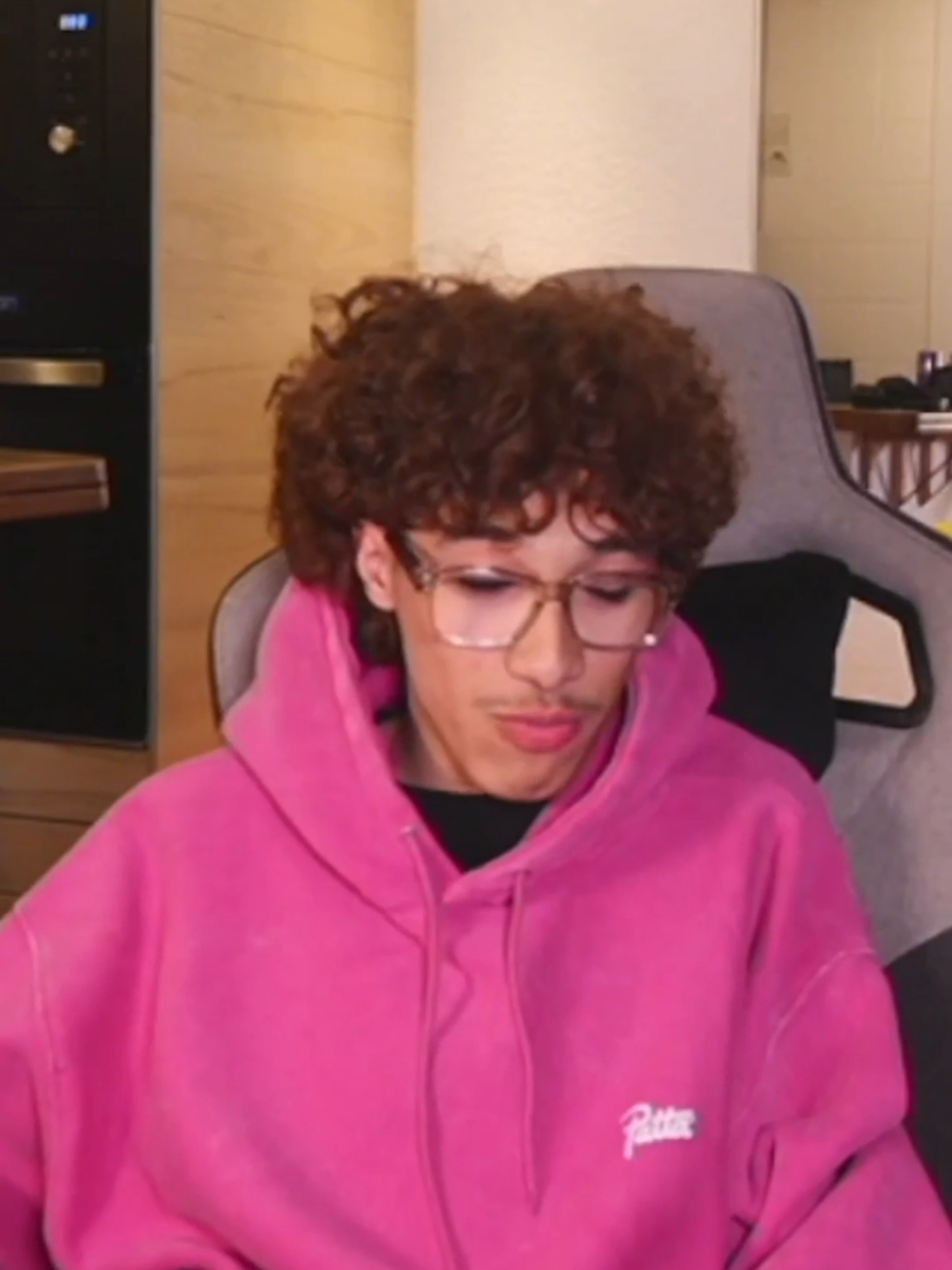 Le cas Yeney @i.yeney #youtubeur #streamer #influenceur #argent #france