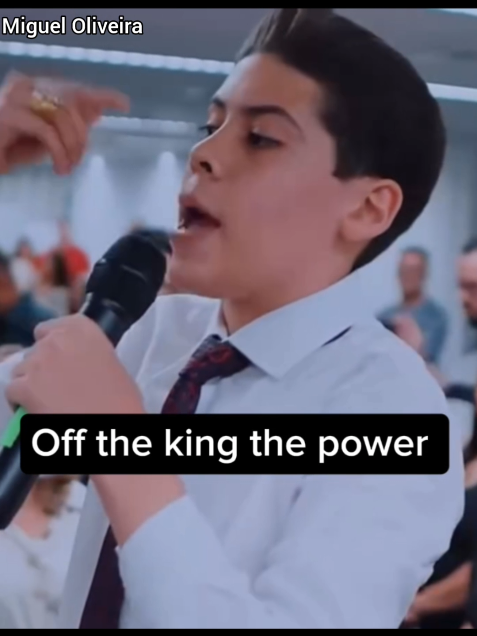 O Jovem pregador Miguel viraliza após soltar palavras aleatórias a maioria em inglês durante sua pregação. Off the king the Power  #offthekingthepower #migueloliveira #pregação #fyp #foryoupage #pentecostal #gospel #memegospel
