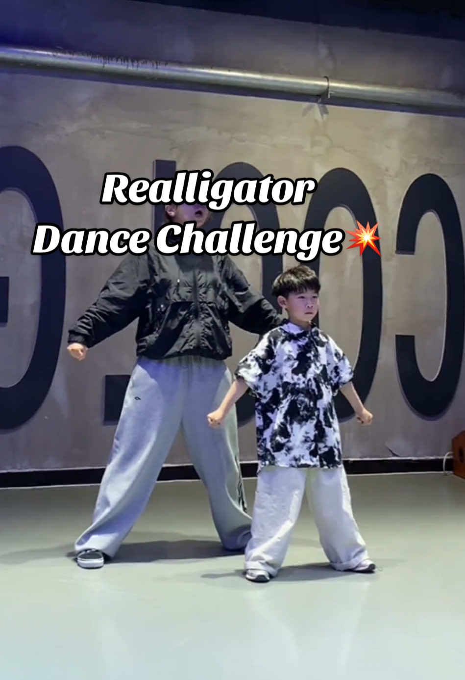 Basic hip hop moves instruction #fyp#easydance#dancemove #hiphop#coolranchdance #danceteacher #tiktok#viral 