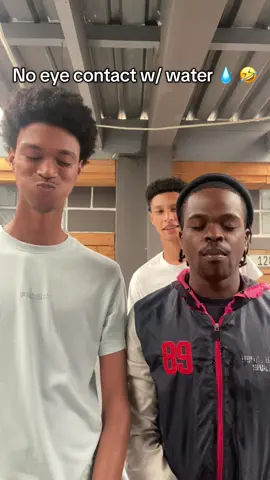 NO EYE CONTACT GAME 💧🤣🤣#SAMA28 #funnymoments #funnytiktok #laugh #laughing #vlogging #canidoit #SAMA28 
