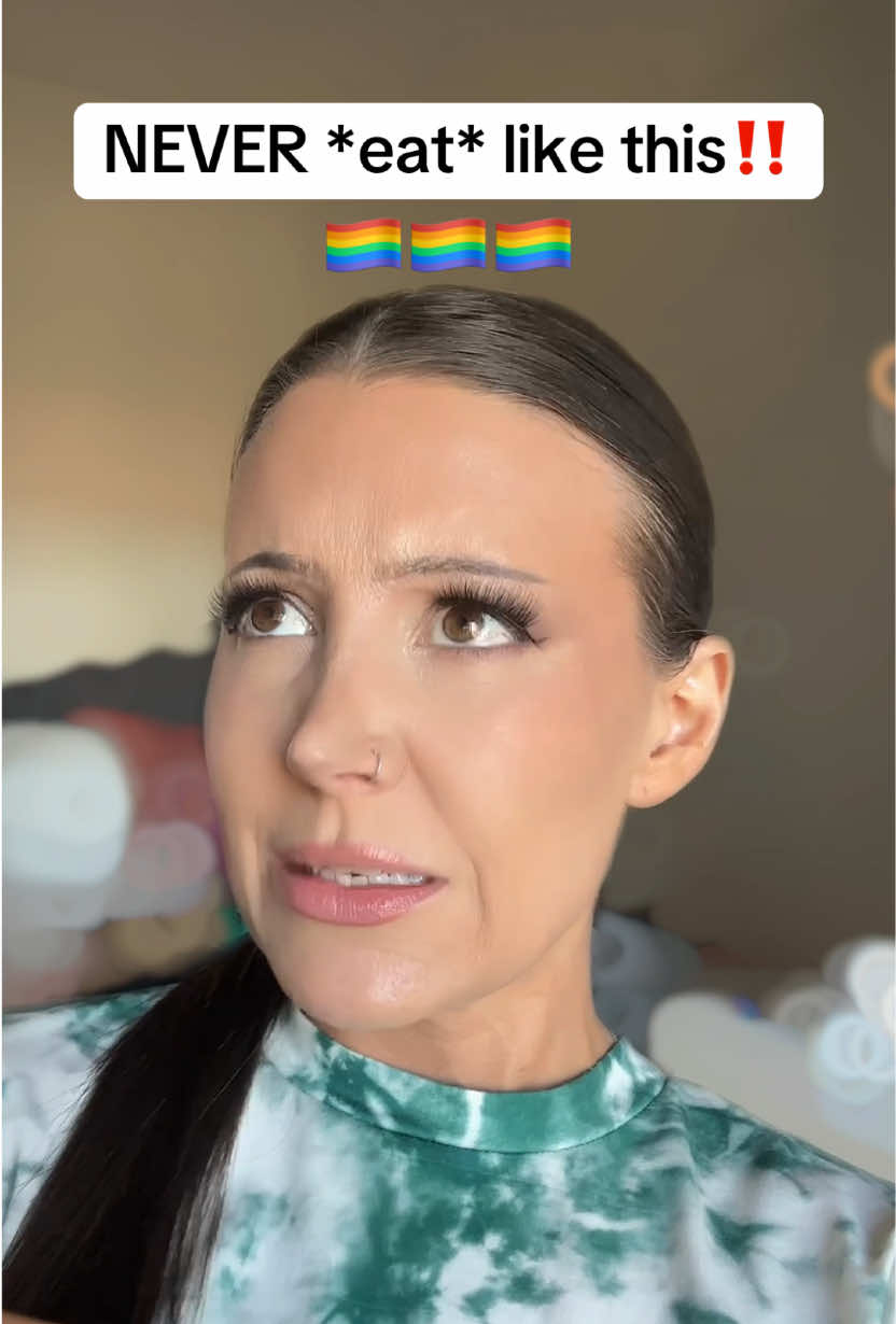 Neck strain is a serious issue in the sapphic community, tho. 💁🏻‍♀️ #wlw #lateinlifelesbian #latebloominglesbian #latebloomerlesbian #lateinlifelesbian🏳️‍🌈 #sapphics #wlwtiktok #wlwtiktok🏳️‍🌈 #girlswholikegirls #gaygirlsoftiktok #WomenOfTikTok 