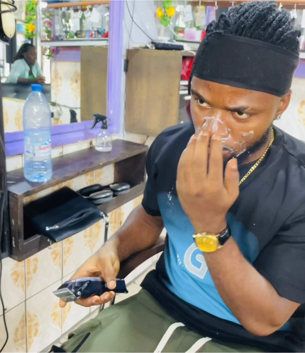 C’est quoi ça sur mon visage ? #FYP, #Viral, #TrendAlert, #TikTokChallenge, #Brat @dema237🇨🇲 #CapCut 