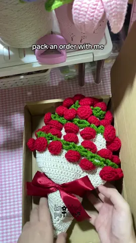 Pack an order with me ~ crochet bouquet blanket 🧶💐 #crochetersoftiktok #crochetbouquetblanket #flower #bouquet #crochetph #packingorders #packwithme #crochet #crafts 
