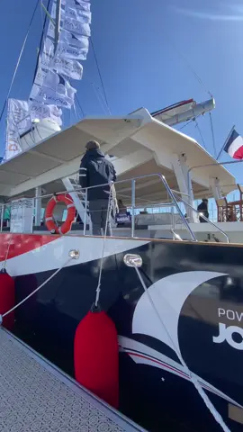 SAMBA - Catamaran HYBRIDE BY @JOOOL pouvant accueillir jusqu’à 130 passagers à destination de Marseille ! 😍 #catamaranhybride #joool #jooolhybridsystem #hybridsystem #propulsionelectric #electricboat #sailing #calanquesmarseille #marseille 