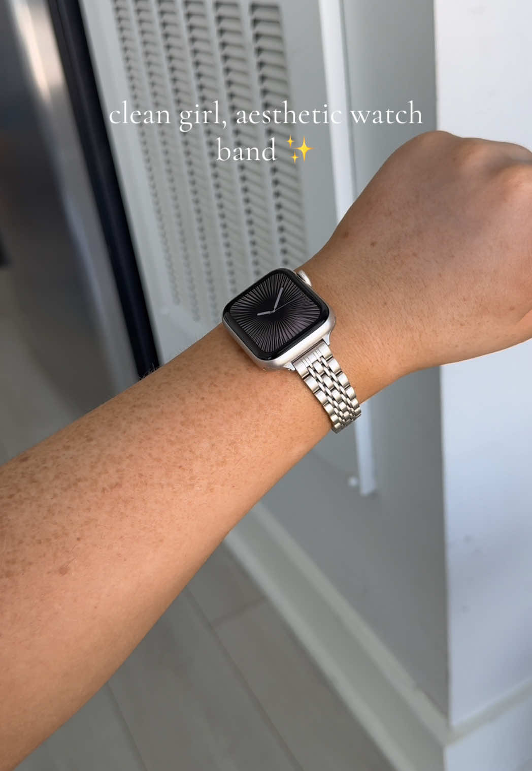 Loving this classic slim metal watch band ⌚️🤍 I got the color starlight ✨ #watchband #watch #luxury #jewelry #cleangirl #aestheticwatch #starlight #OOTD #tiktokshopfinds #fashionfinds #tiktokshopmothersday #tiktokshoprestock #spotlightfinds 