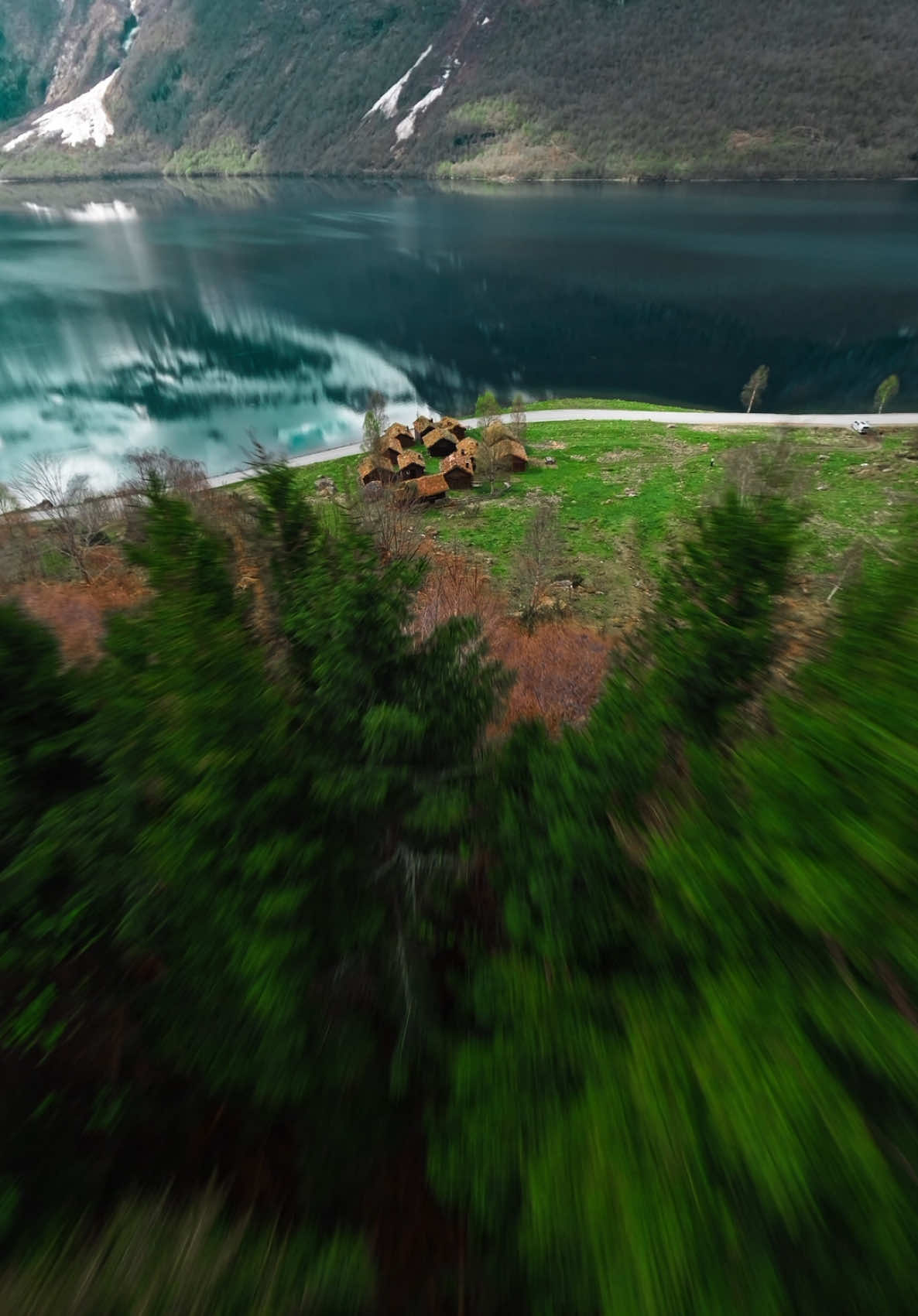 Keep an eye on the crystal-clear water🥹  #fpv #drone #norway 