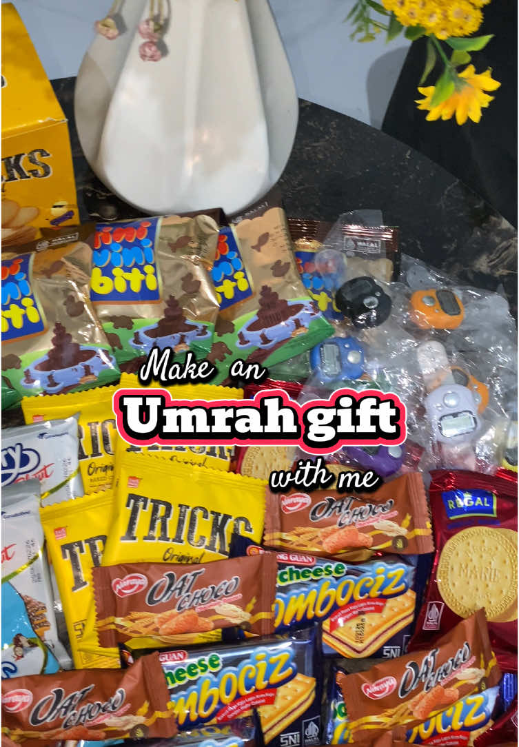 Masyaallah terima kasih banyak untuk ayukku @Lil Sparky Bae 𝜗𝜚˚⋆ yang sudah jadi perantara sedekah di tanah suci🥹🫶🏻 semoga niat baik ini bisa membawa keberkahan dan kita semua bisa diundang Allah untuk ibadah kesana aamiin @Fitsdiary #umrah #gift #umrahgift #umrahgiftideas 