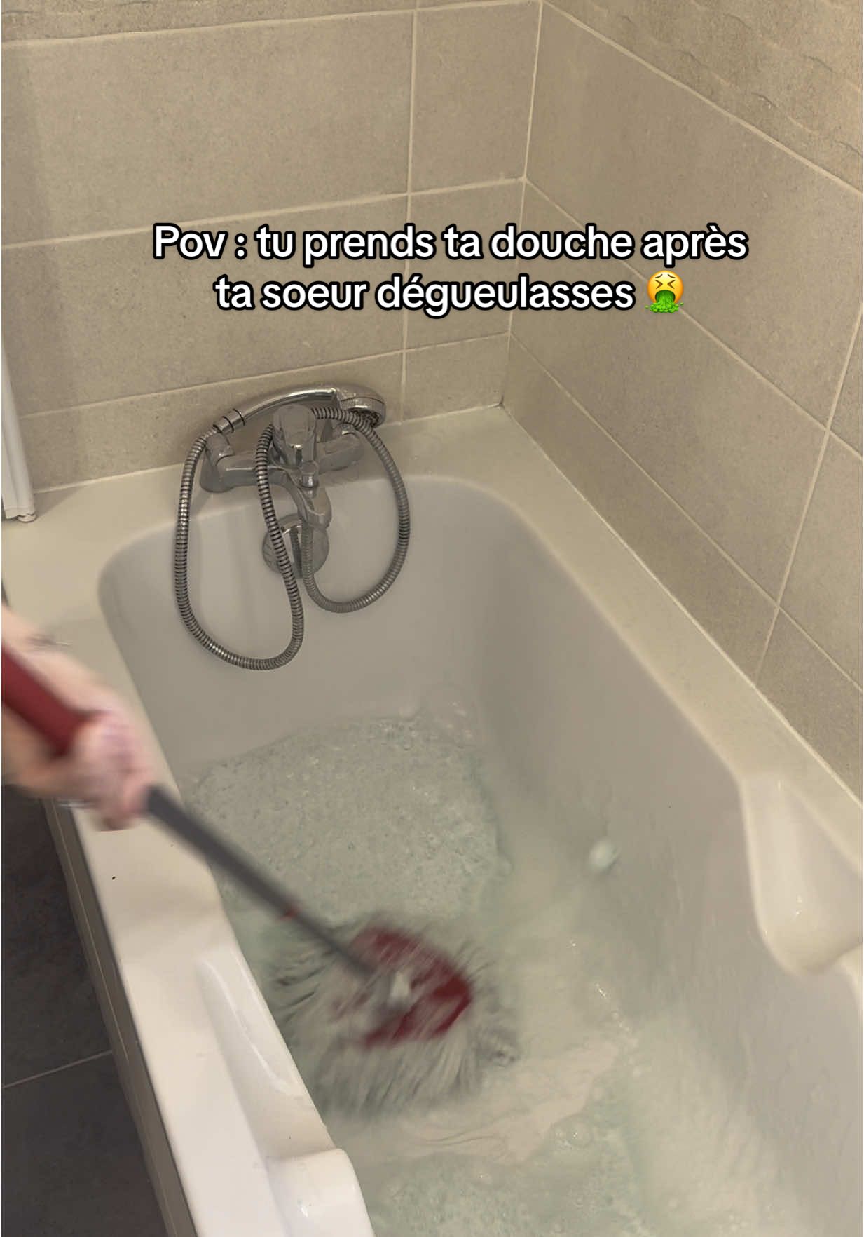 Moi quand ma soeur se douche avant moi 🤮🤮 #cleanwithnjo #pourtoi #cleaning #CleanTok #fyp #percer #douche #viralvideos #nettoieavecmoi #menage #maisonpropre #menagemaison #pourtoipage #treanding #cleaningtiktok #douche #soeur #percer #nettoieavecmoi #nettoie #menage #nettoieavecmoi #propre 