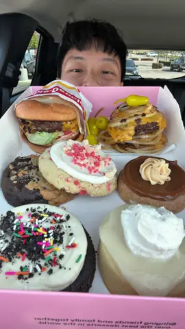 Crumbl cookies of the week #crumbl #cookies #cookie #eating #eatingshow #mukbang #mukbangeatingshow #fyp 