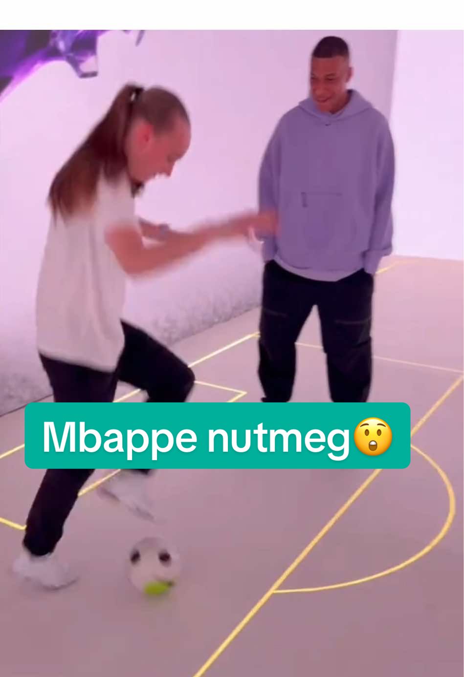 Showed my skills to Mbappe and gave him a cheeky nutmeg 😄 Thanks to @Nike for this amazing opportunity🙏 #THEDREAMISREAL #teamnike #fyp #foryou @YO! STREET ZONE 