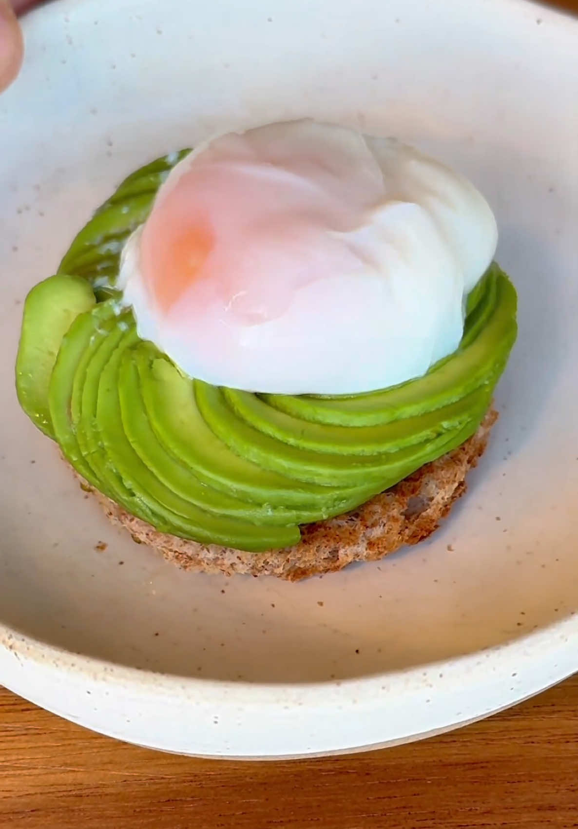 Tu cuerpo necesita esto para estar saludable y mejor 😱#salud #grasas #proteina #desayunosaludable #stake #huevos #comidasaludable 