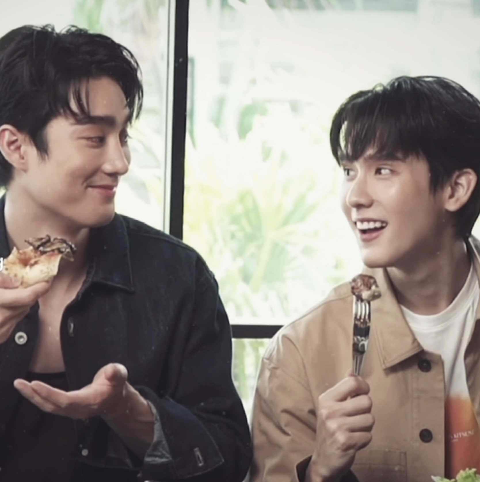 look of love 🥺 #forcebook #ฟอสบุ๊ค #kasibook #fforce_ 