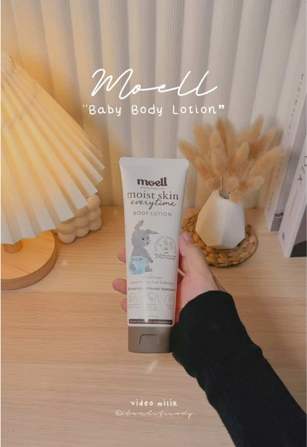 rekomendasi body lotion aman sejak newborn 👶🏻✨ #moell #moellskincarebaby #moellbodylotion #moellpromo #skincarebayi #babyskincare #bodylotionbayi #lotionbayi #fyp 