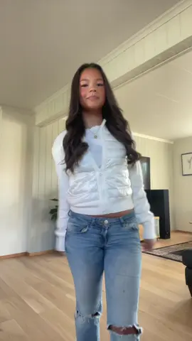 #viral #OOTD #brunette #scandinavia 