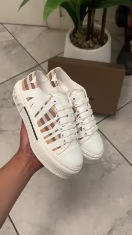 White Burberry 😍❤️ #zapatos #giftideas #luxuryboutique #boutique #giftforher #designershoes #shoes #coquette #trending #shoppinghaul #burberry #burberryher #designer 