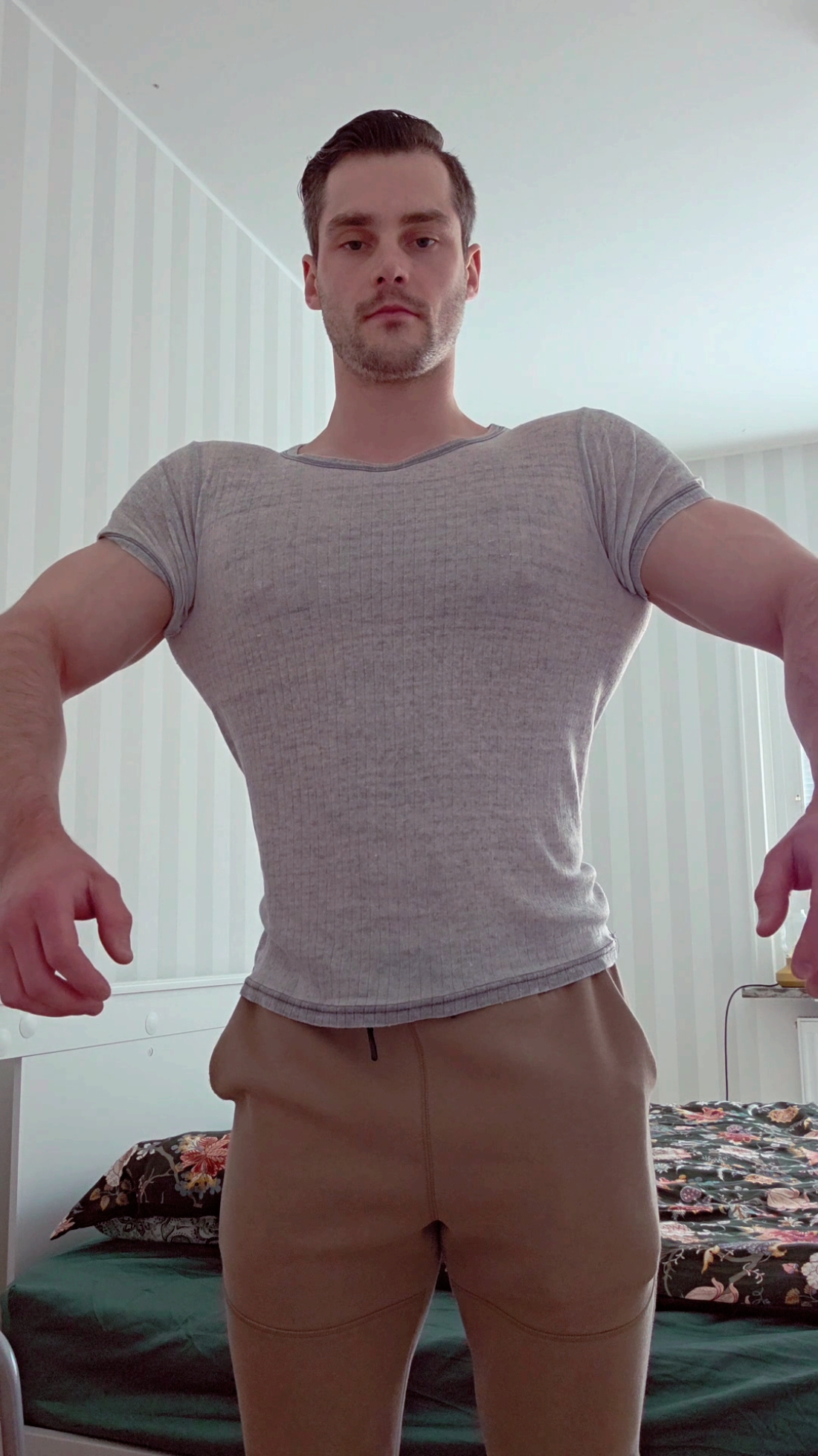 Red Bull doesn't give you wings. 😉 #emilslocmelis #training #tiktok #follow #personaltrainer #nutrition #food #healthyfood #healthylifestyle #health #focus #aesthetic #discipline #fitnessmotivation #mensphysique #bodybuilding #bodybuilder #gym #gymrat #GymLife #gymmotivation #motivation #mindset #gains #redbull 