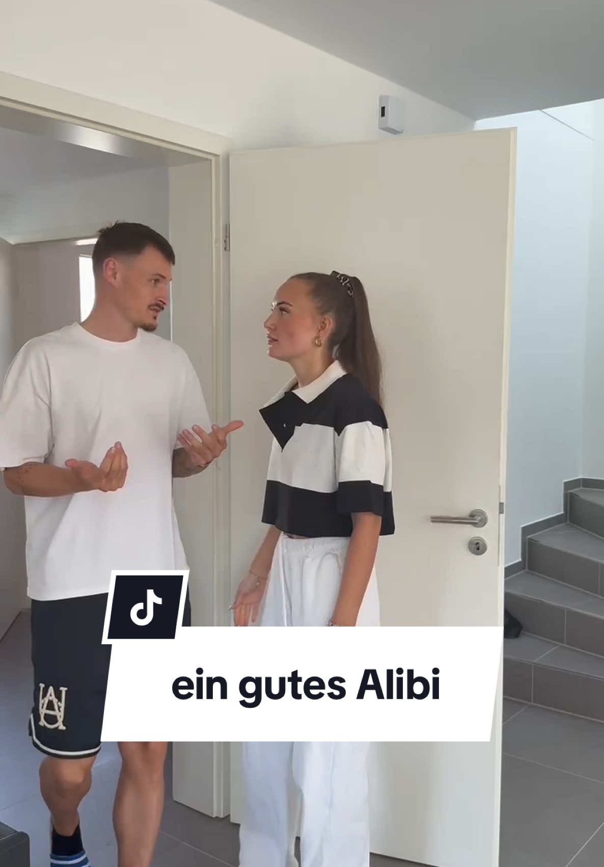 ANZEIGE | „Wir müssen reden“ – 3 Wörter, die dafür sorgen, dass ich meine Pflege so gründlich auftrage wie noch nie 😂🤝🏼 @NIVEA DE MEN Sensitive, du bist mein Alibi. Wer würde genauso handeln? 👀 Das Produkt findet ihr jetzt auch im TikTok Shop! Einfacher geht’s nicht 🤝🏼 #skincare #niveamen #hautpflege #niveasensitive