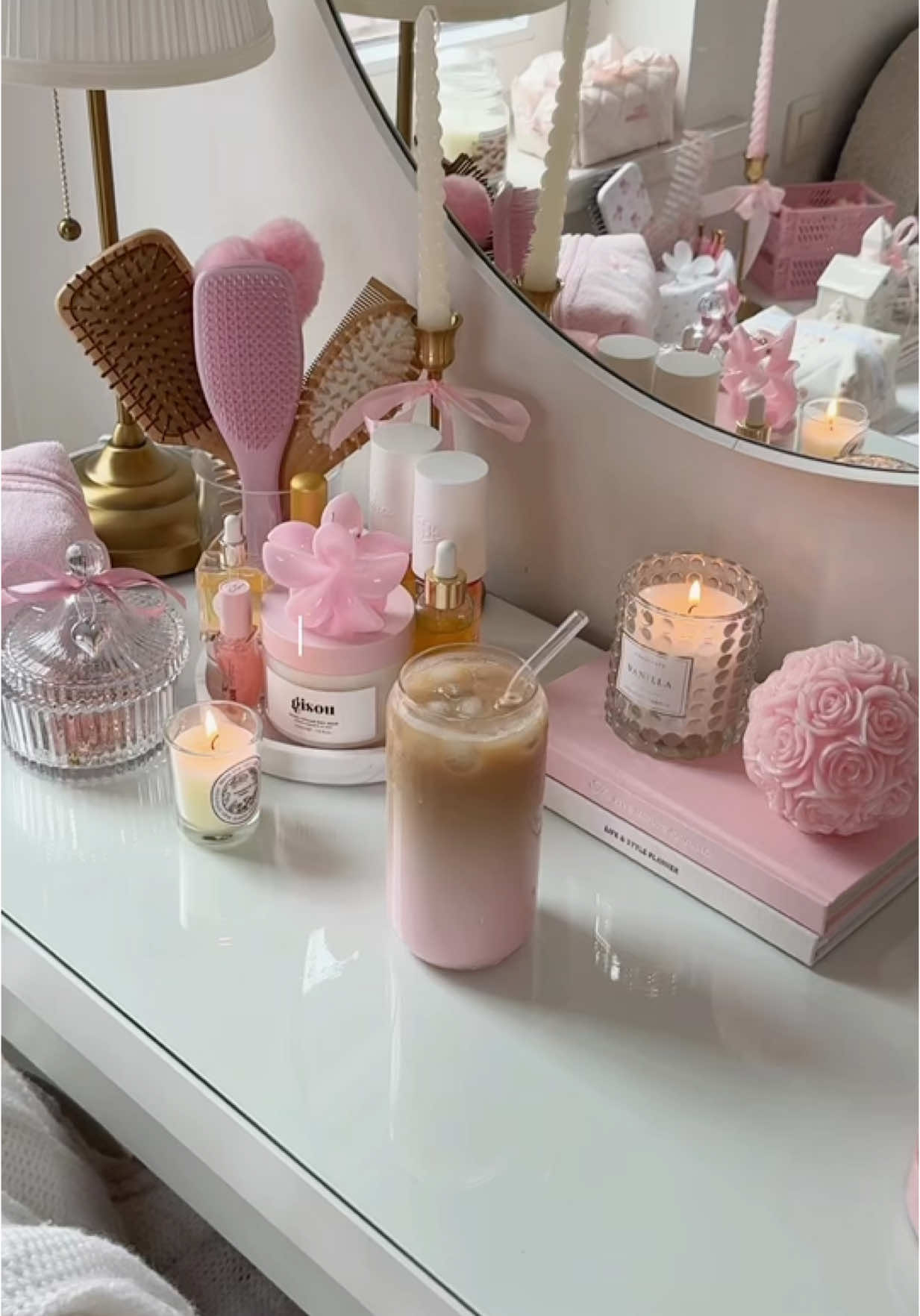 A saturday morning with me 🌨️🕊️🕯️ • @anua_kr @mixsoon_official @needly @The Ordinary @Gisou  #cleangirl #aesthetic #girly #pourtoi #skincare #pink #foryou #cleanbedroom #coquette #CleanTok #fyp 