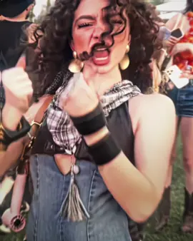 Demitra dancing at Coachella is a vibe! / cc & quality in bio /  #demitrakalogeras #kalogerassisters #demitrakalogerasedit #kalogeras #famouseditxx #aftereffectsedit #aftereffects #edit #ae #fyp #60fps #foryoupag #4k #foryou #sunaepday #microwaveedit /  Demitra Kalogeras edit  Good quality edit  After effects edit 